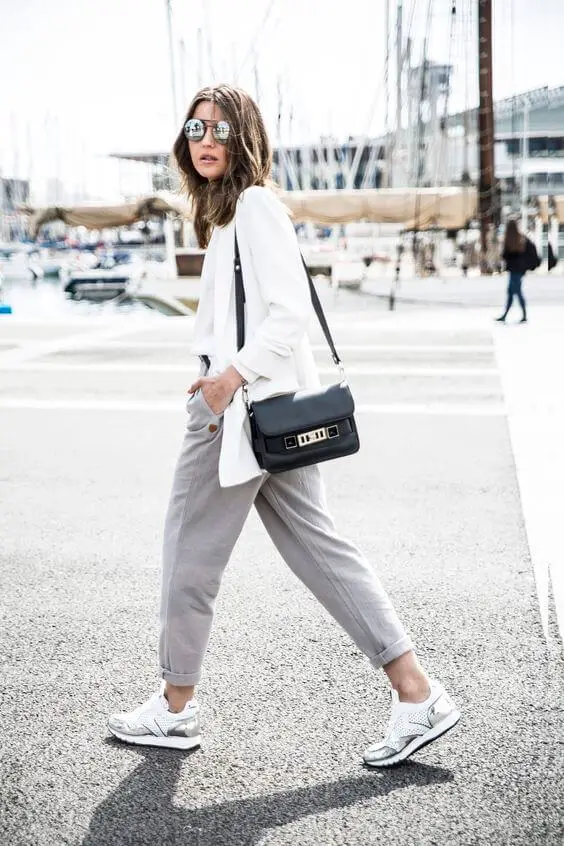 38 Outfits With Sneakers to Effortlessly Look Good