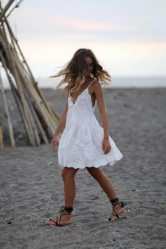 34 Beautiful White Sundresses for the Beach