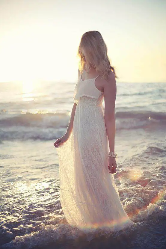 34 Beautiful White Sundresses for the Beach